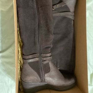 Ugg W Lesley (waterproof) boots Size8
